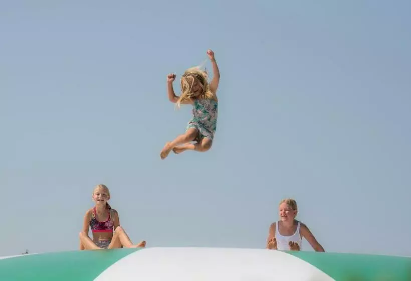 リゾートホテル Vakantiepark Eiland Van Maurik