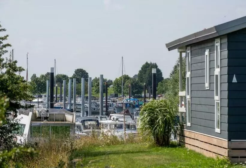 リゾートホテル Vakantiepark Eiland Van Maurik