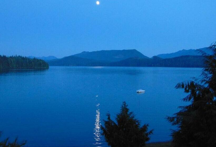 Hostel The Oceanfront Inn On Stephens Bay