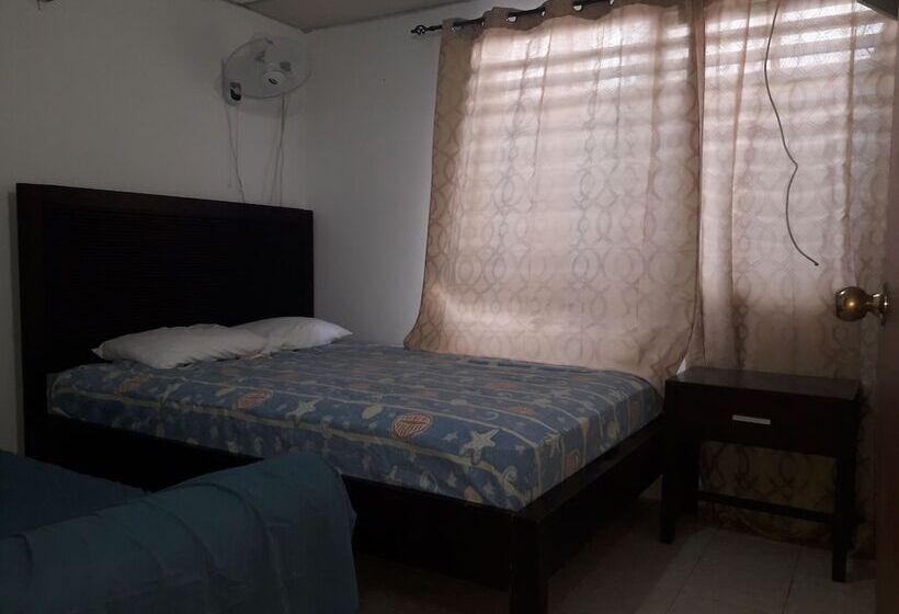 فندق صغير Tourist Center Of  Tours Of Panamá