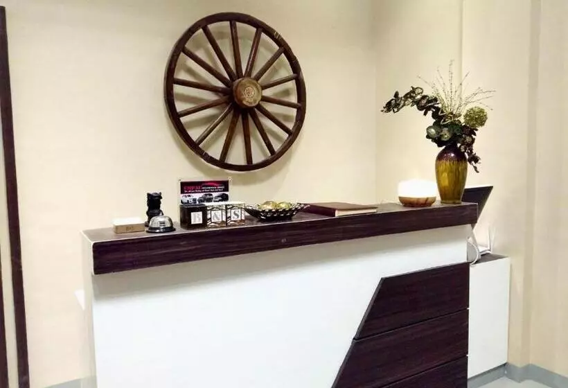 ホテル B&s Orchids Suites