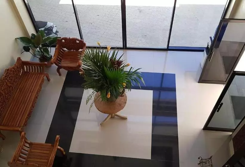 ホテル B&s Orchids Suites