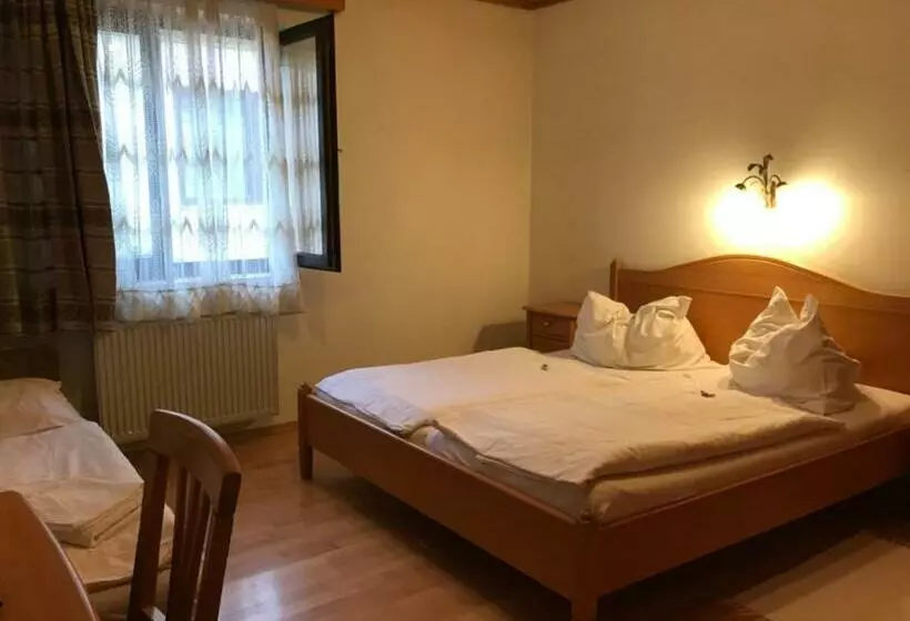 Hotelli Gasthof Polly