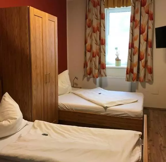 Hotelli Gasthof Polly