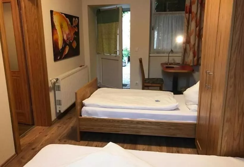 Hotelli Gasthof Polly