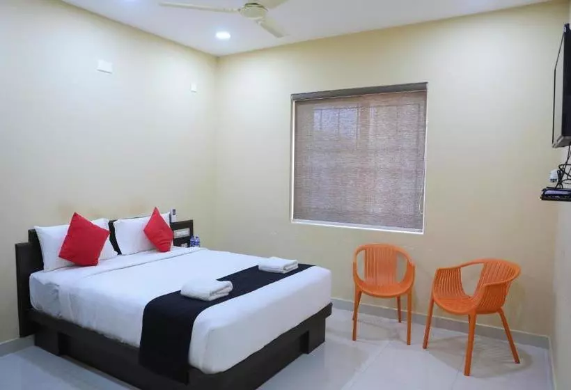 ホテル Kalpana Residency