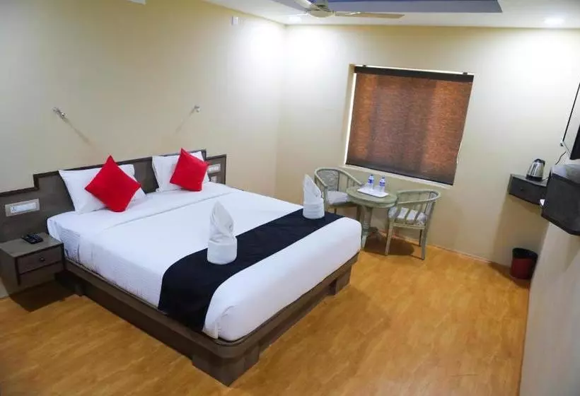ホテル Kalpana Residency