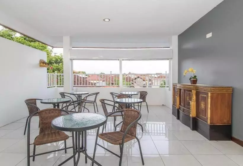 ホテル Oyo 2270  Taman Wirama