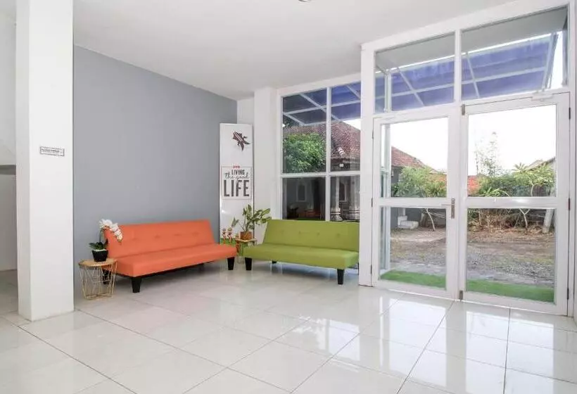 ホテル Oyo 2270  Taman Wirama