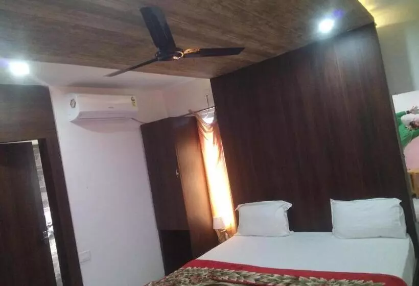 ホテル Rudraksha Inn