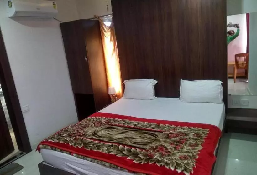 ホテル Rudraksha Inn