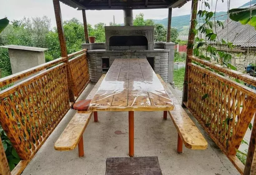 ペンション Berdavan Guesthouse