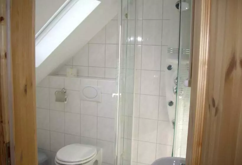 ペンション Landgasthof Zur Linde