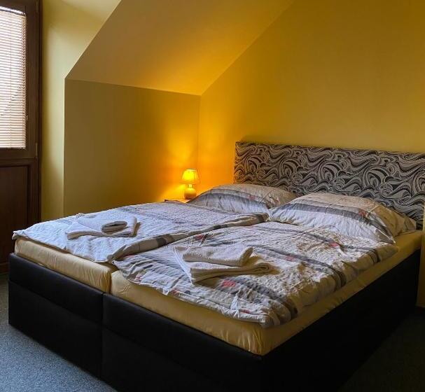 펜션 Penzion Pri Kastieli Betliar