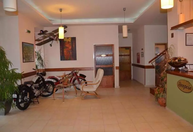 Majatalo Penzion Pri Kastieli Betliar