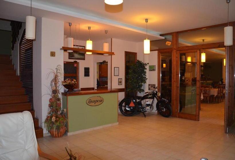 펜션 Penzion Pri Kastieli Betliar