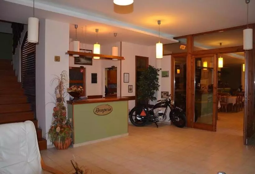 Majatalo Penzion Pri Kastieli Betliar