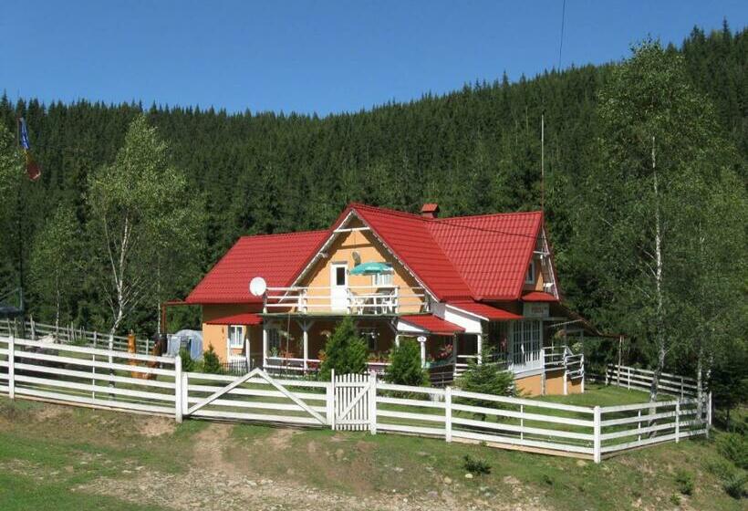 بنسيون Podina Guest House