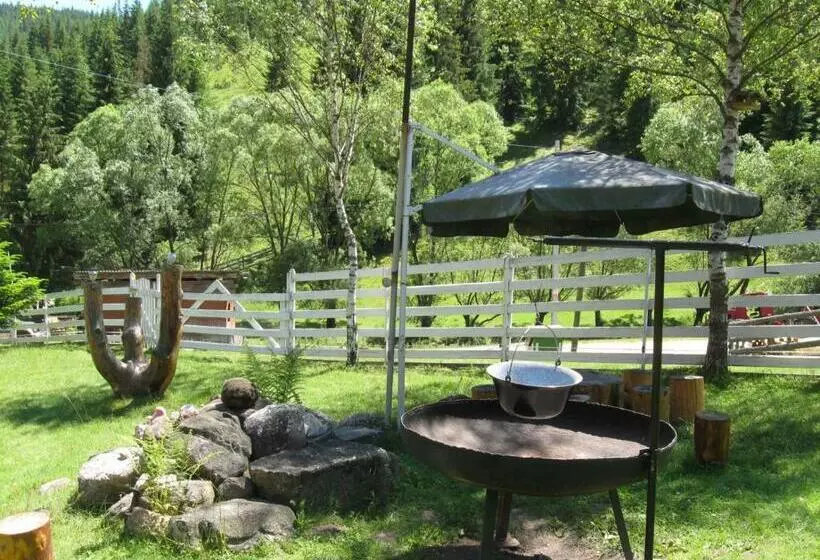 پانسیون Podina Guest House