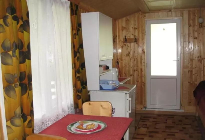 پانسیون Podina Guest House
