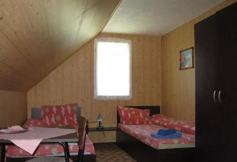پانسیون Podina Guest House
