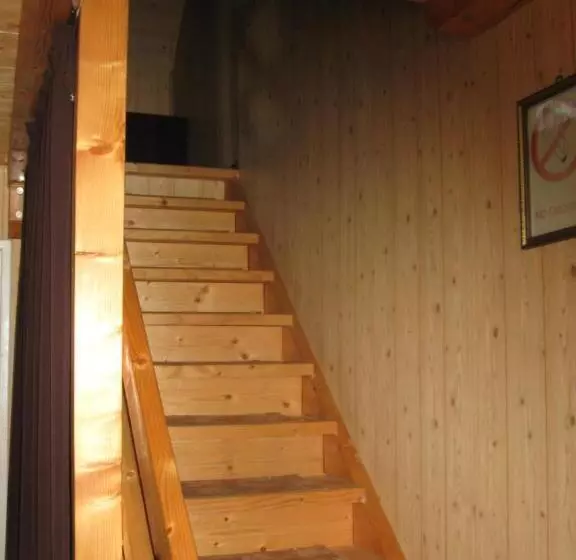پانسیون Podina Guest House