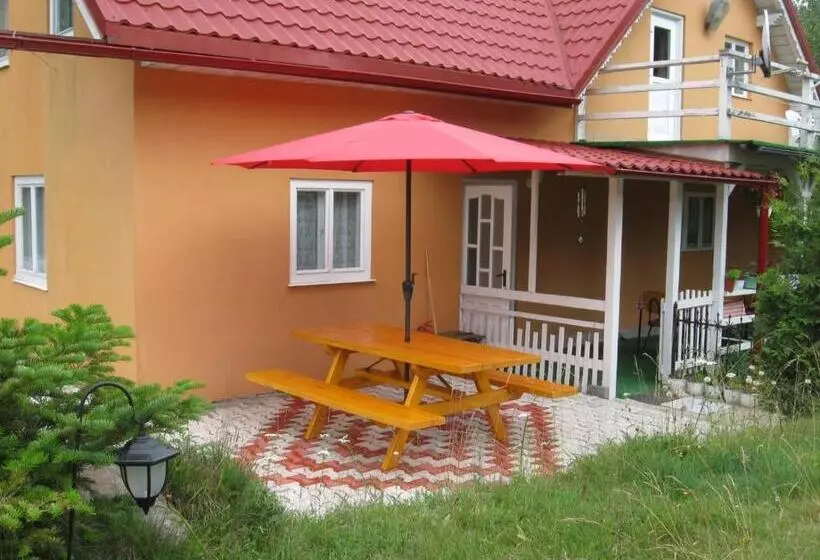 پانسیون Podina Guest House