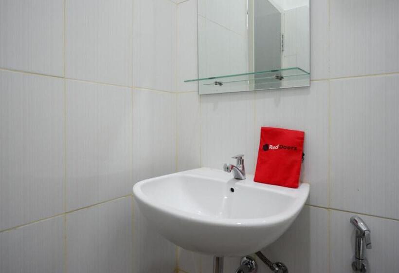 Pension Reddoorz Near Alun Alun Kaliwungu Kendal