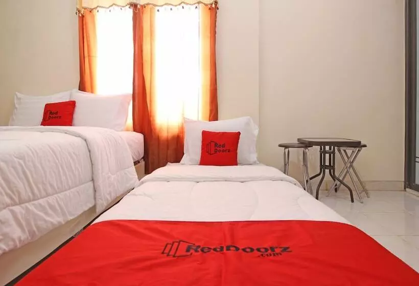 پانسیون Reddoorz @ Palagan 3