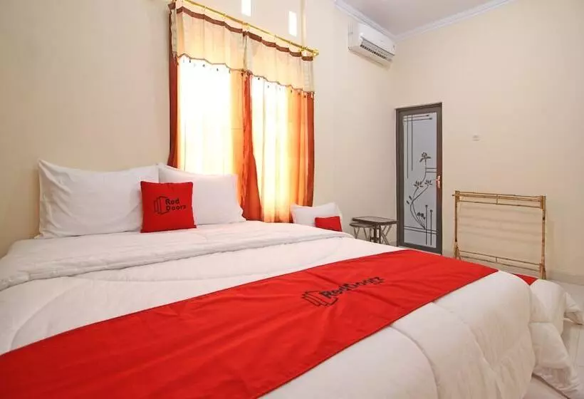 پانسیون Reddoorz @ Palagan 3