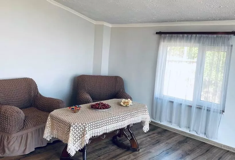 ホテル Byurakan Guesthouse & Cottage