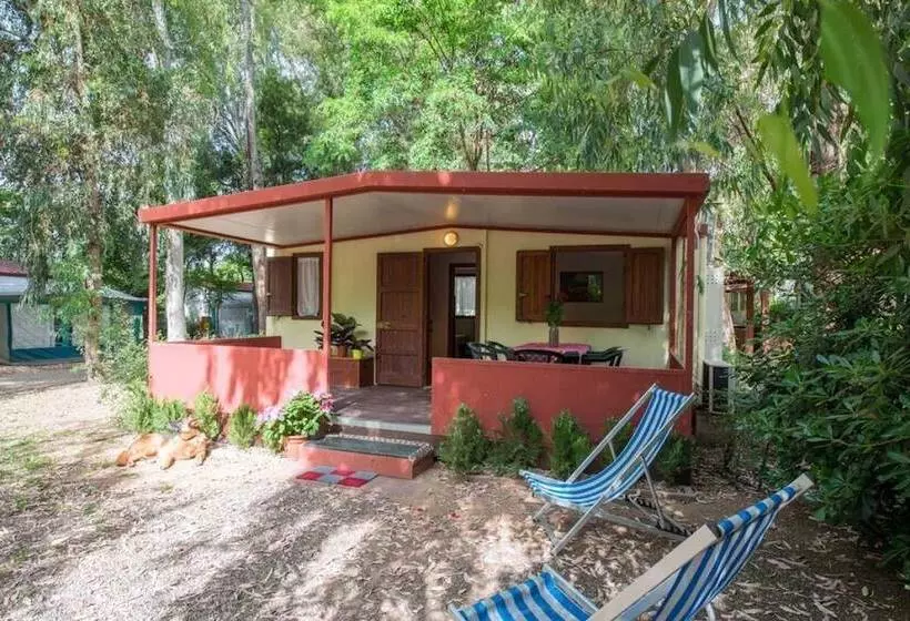 Hotelli Camping Marina