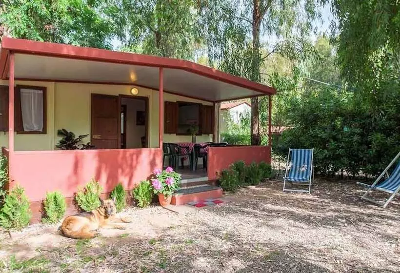 Hotelli Camping Marina