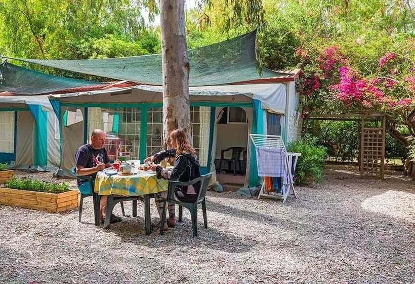 Hotelli Camping Marina