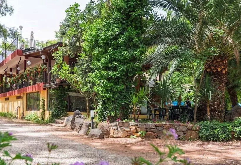 Hotelli Camping Marina