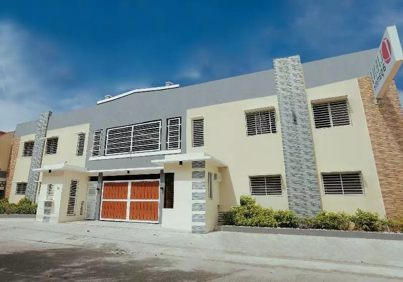 Hotelli Ljenj Apartelle