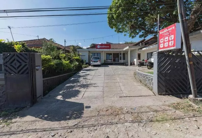 Hotelli Reddoorz Syariah @ Jl Raya Sukabumi