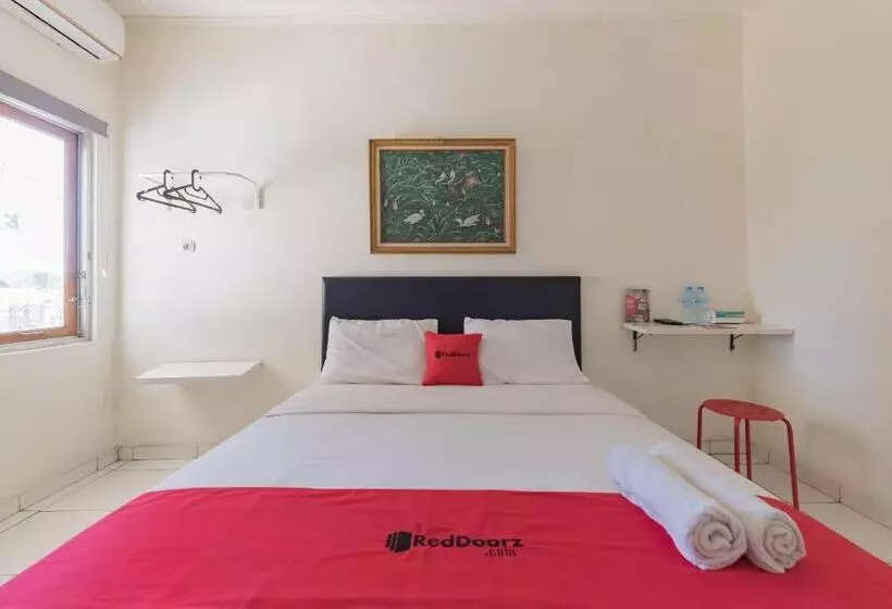Hotelli Reddoorz Syariah @ Jl Raya Sukabumi