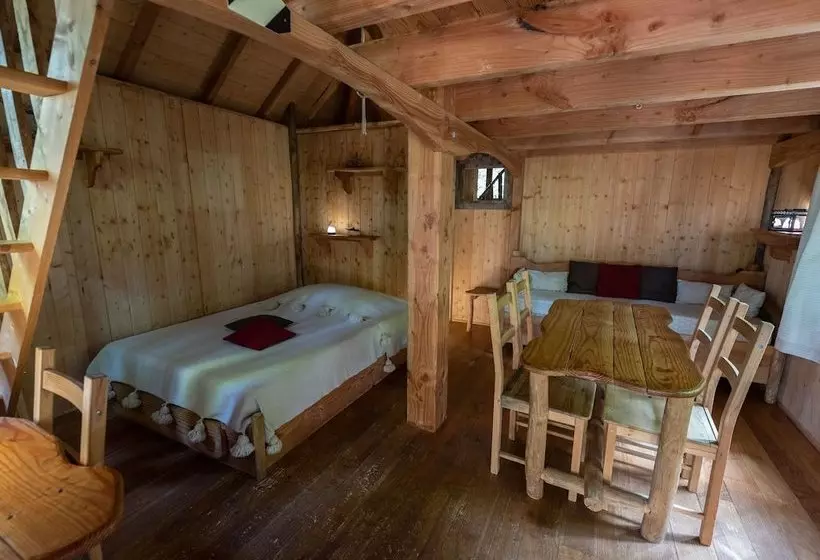Maaseutuhotelli Les Cabanes De Labrousse