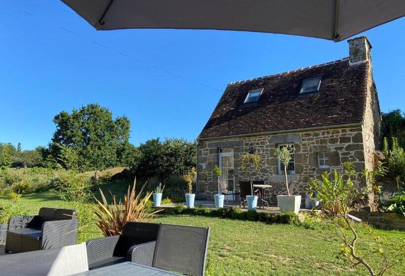 Bed and Breakfast Domaine Des Tours Vauquelin