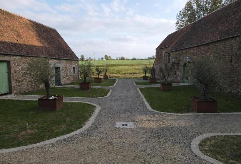 Bed and Breakfast Domaine Des Tours Vauquelin