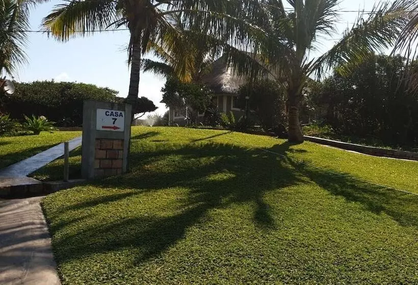 هتل Oyster Bay Estate