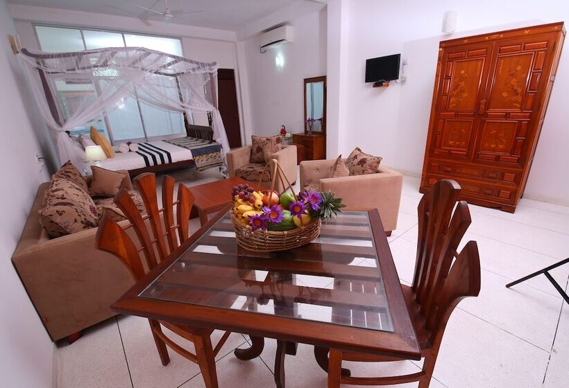 فندق Beach Villa Polhena