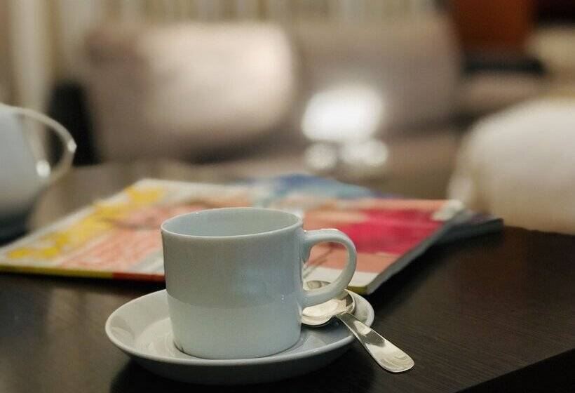 Отель The Forest