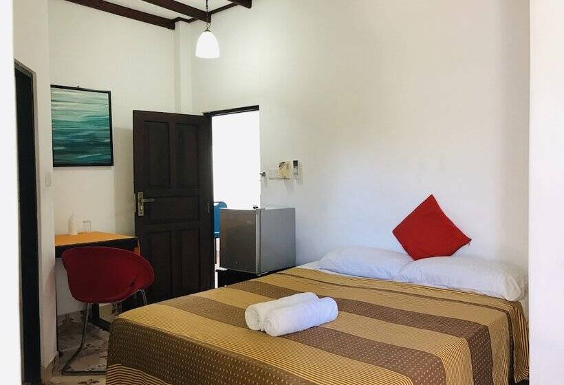 Отель The Forest