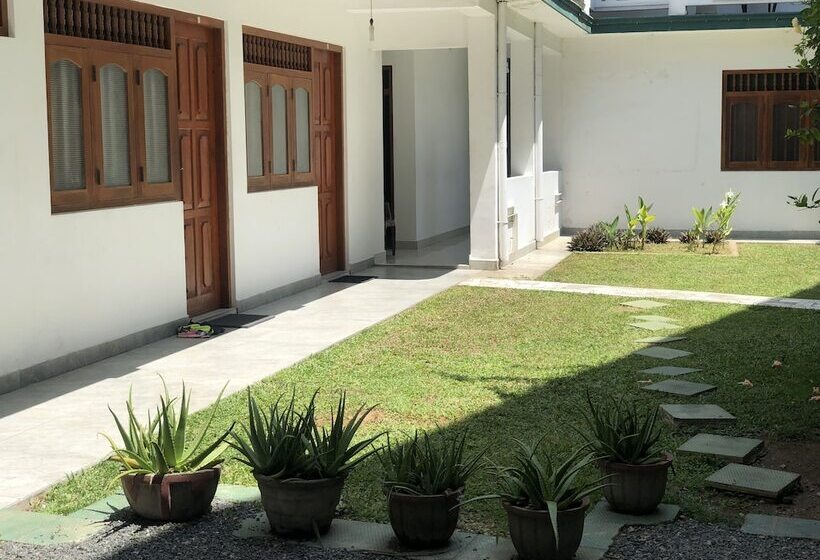 فندق The Retreat