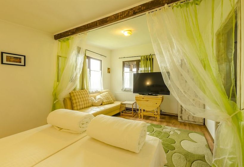 Pensão Kozareva Guest House