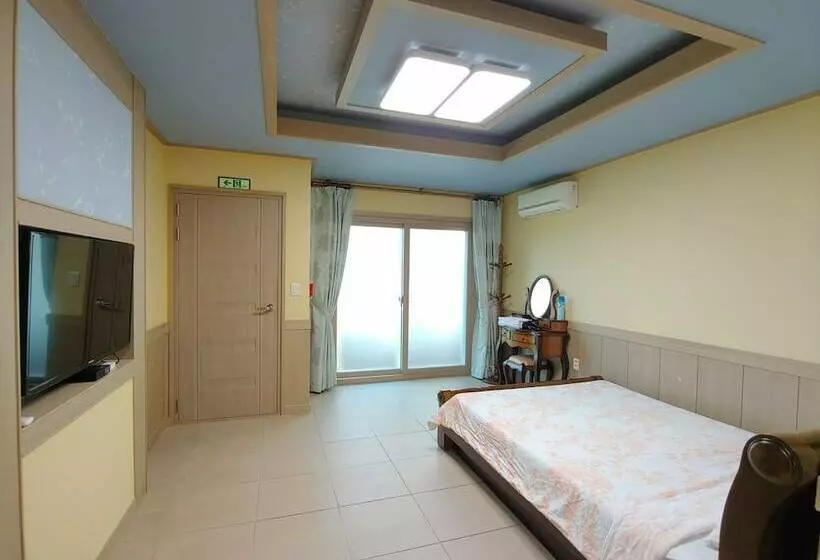 ホテル Gyulhouse Pension