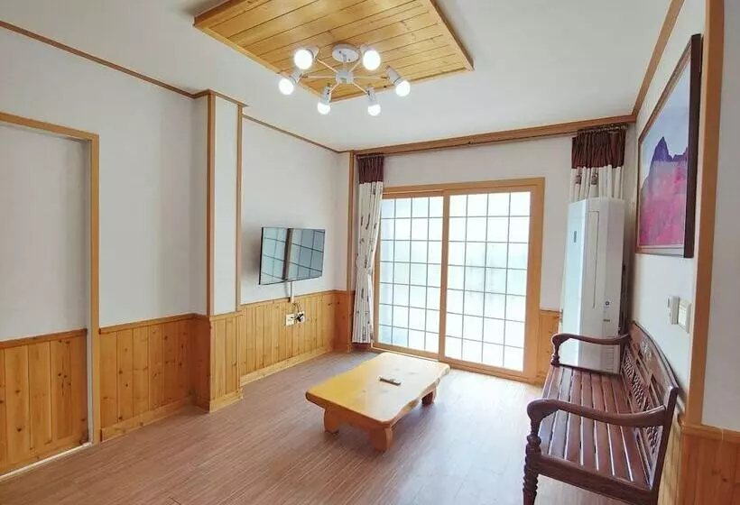 ホテル Gyulhouse Pension