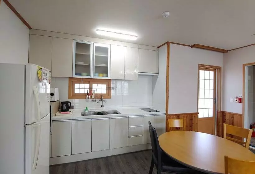 ホテル Gyulhouse Pension